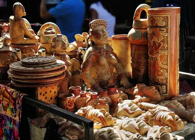 Guide d'achat sur les vases céramiques anciennes